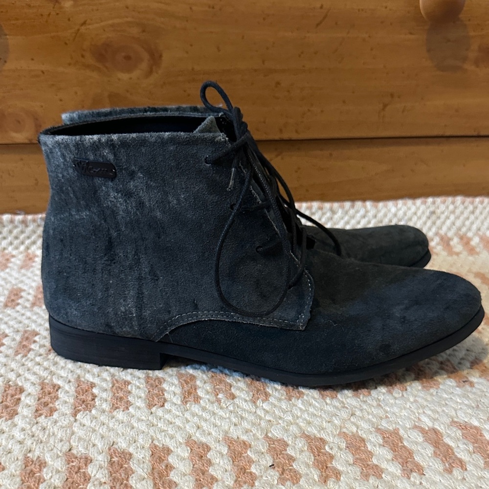 Volcom Women's Gray Suede Chukka Boots